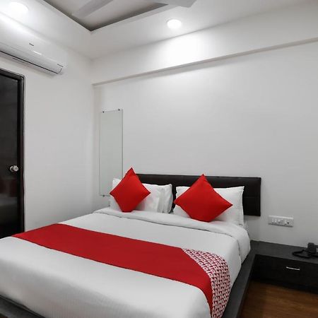 Oyo 40139 Hotel Peradiot Amhedabad Dış mekan fotoğraf