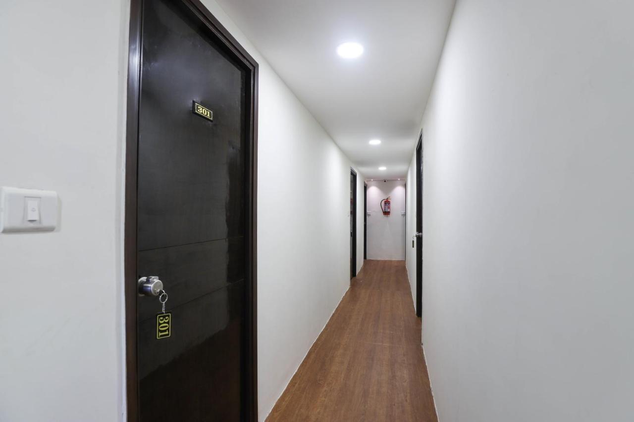 Oyo 40139 Hotel Peradiot Amhedabad Dış mekan fotoğraf